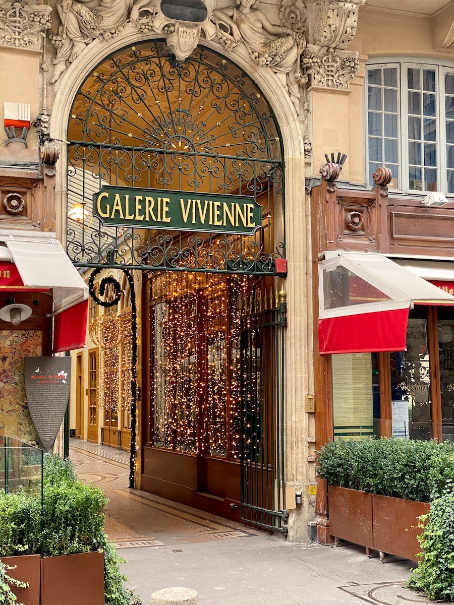 galerie vivienne christmas decorations