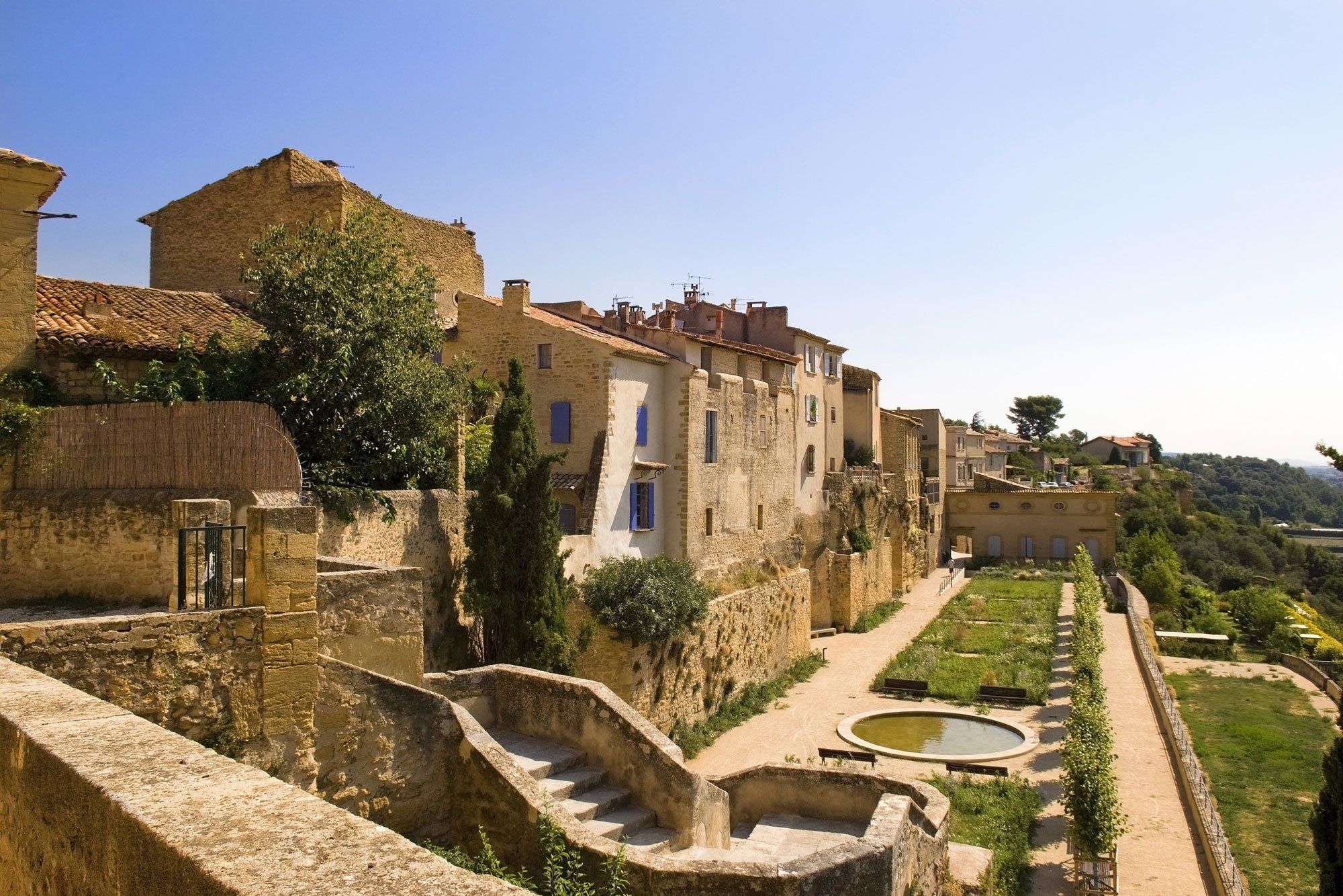 lourmarin provence