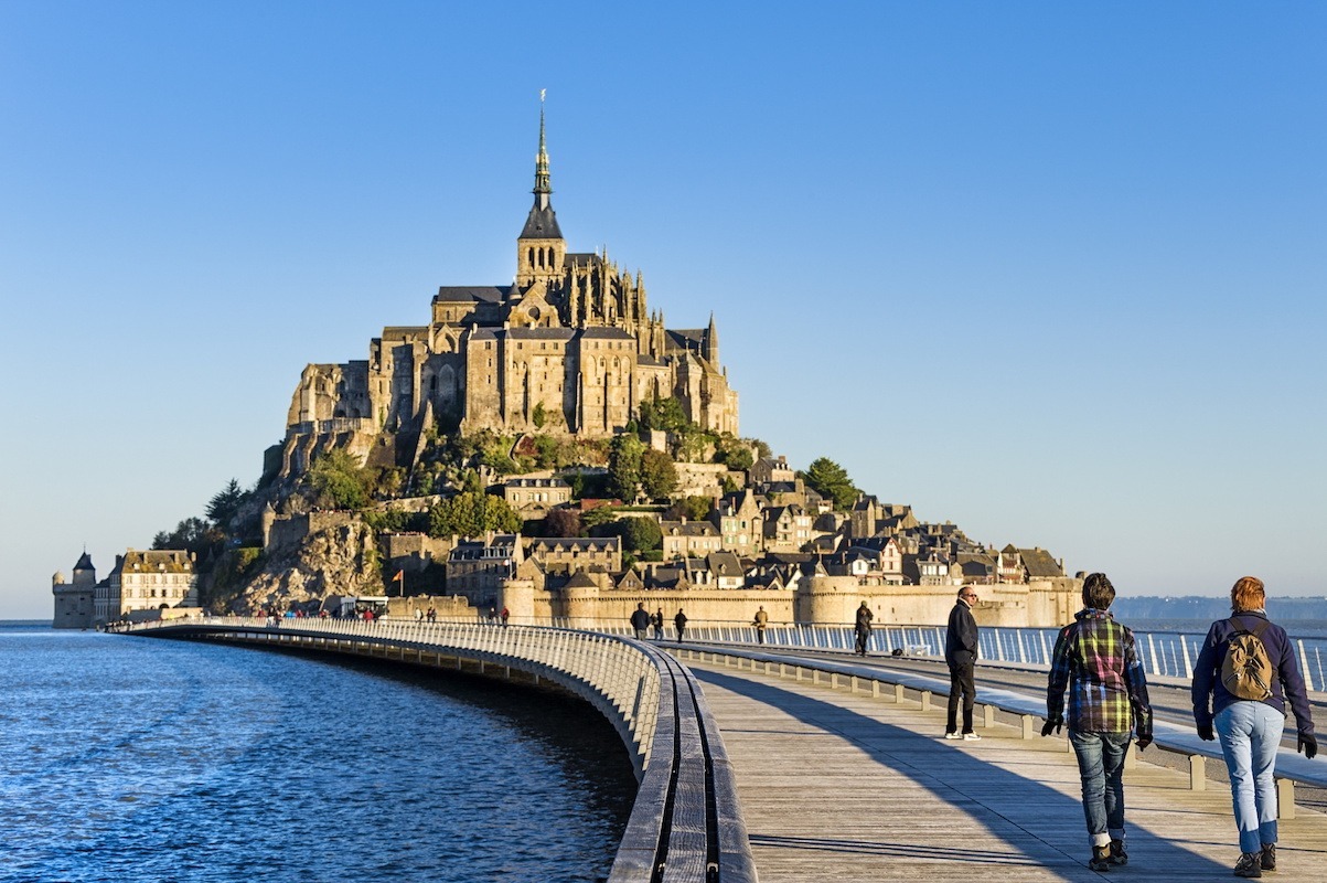 private walking tour mont saint michel