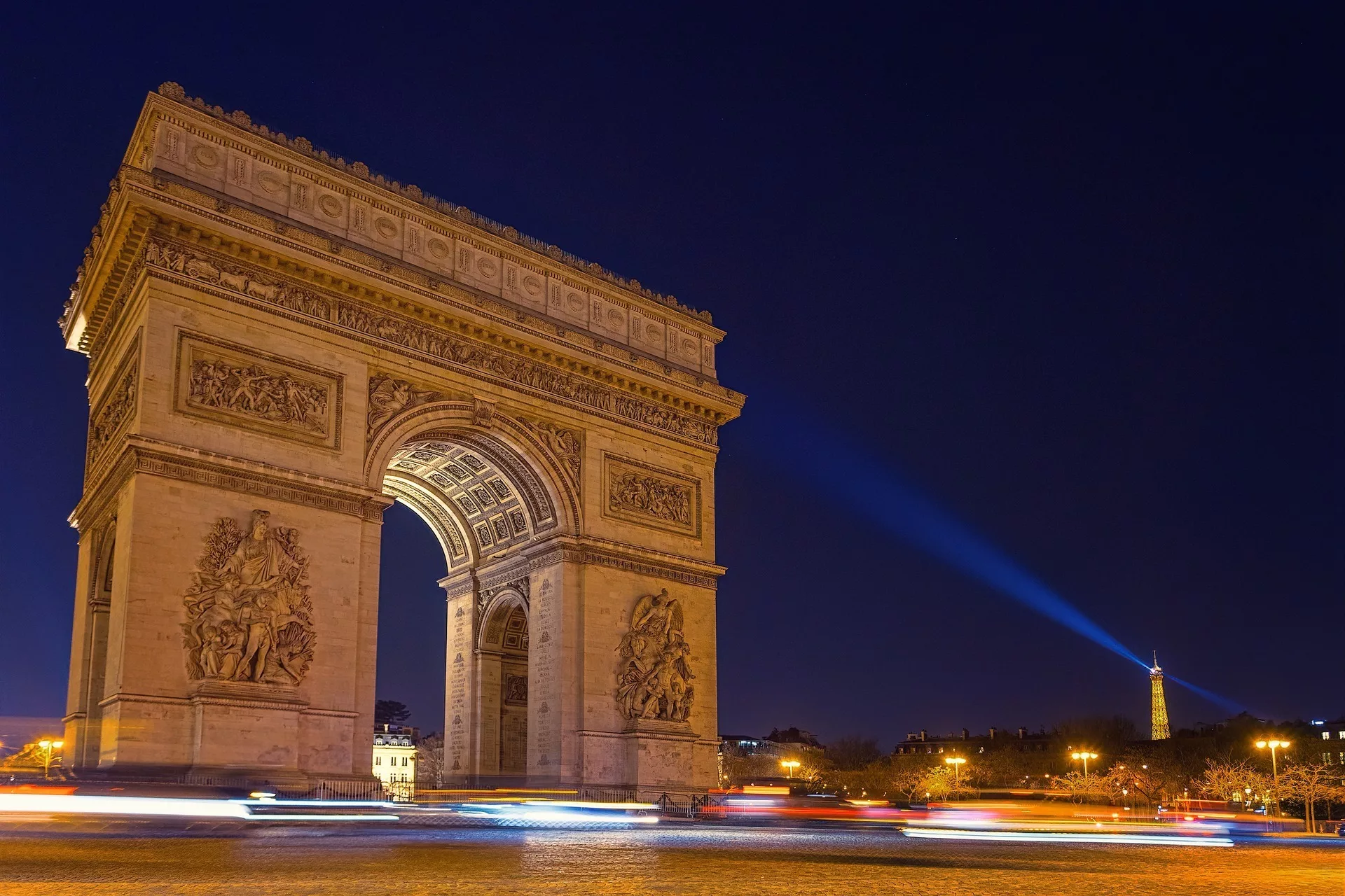 Once-in-a-Lifetime Experiences in Paris arc de triomphe dinner