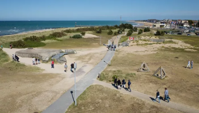 juno beach WWII canada
